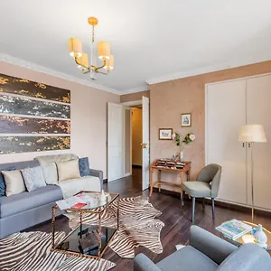 https://sweet-inn-louvre-rivoli.fr-paris.fr