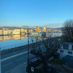 https://appartement-avec-superbe-vue-sur-le-rhone.hotels-rhonealpes.com
